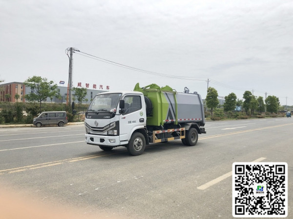 東風多利卡掛桶垃圾車