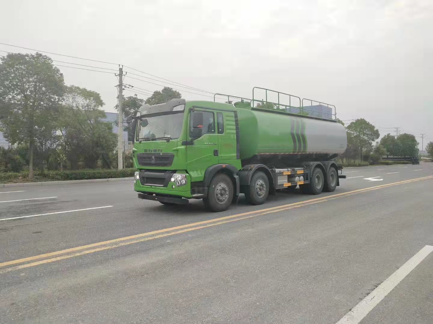 重汽豪沃污泥自卸車(chē)