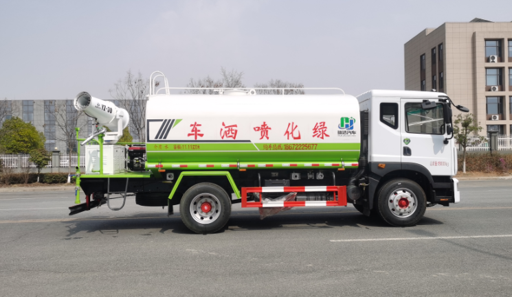 東風(fēng)多利卡D9多功能灑水車