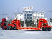 特種狼狽半掛車